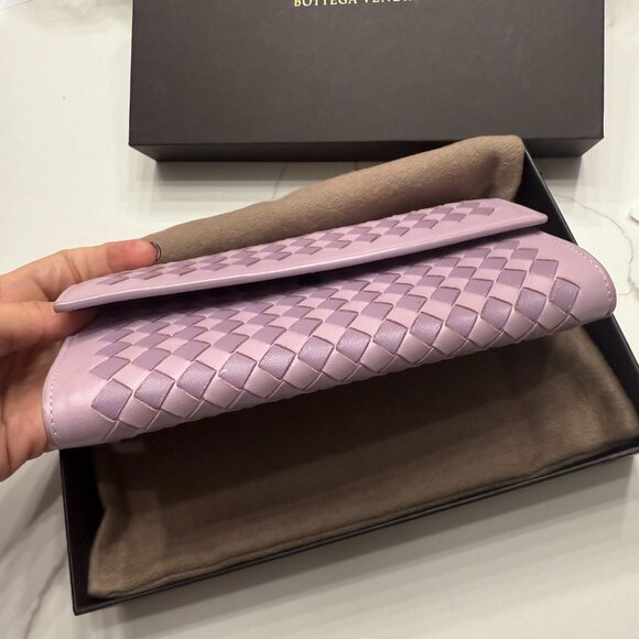 BOTTEGA VENETA Nappa Intrecciato Continental Flap Wallet in lilac - Picture 4 of 7